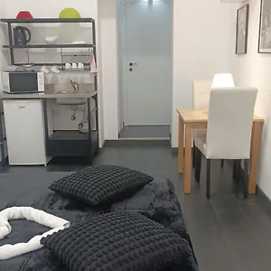 https://little-appartaments.it-romehotels.com